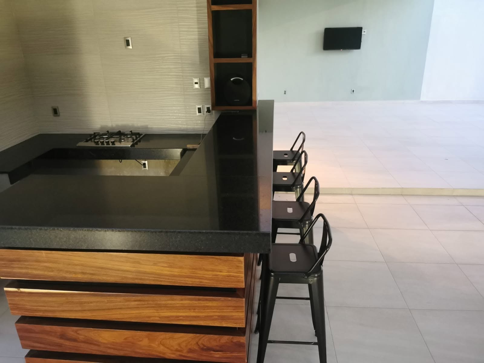 Barra Principal y Parrilla - Terraza La Opulenza